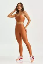 Cálido系列：上衣、打底裤和短裤套装