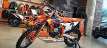 2023 KTM SX 450 F 工厂版越野摩托车