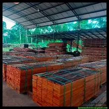 锯切和/或刨削和/或填充木材。我们向第三方提供服务。