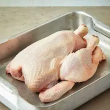 特价优惠：冷冻整鸡散装包装，面向国际食品买家