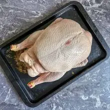 折扣促销：冷冻鸭肉，新鲜多汁，供超市和食品加工使用