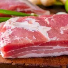 专业冷冻五花肉出口商，提供大批量供应和灵活包装解决方案