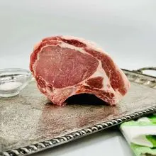 优质冷冻猪里脊肉，出口即用，采用卫生加工和安全包装。