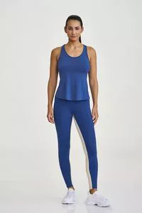 重新连接系列套装与打底裤和上衣